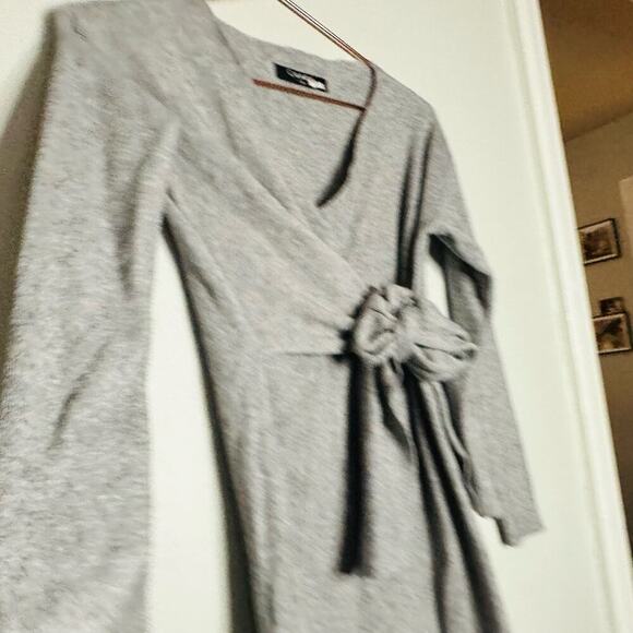 CAARA Women's Light Grey Sweater Knot at Waist Bintu Midi Dress Size Extra Small - Picture 12 of 12